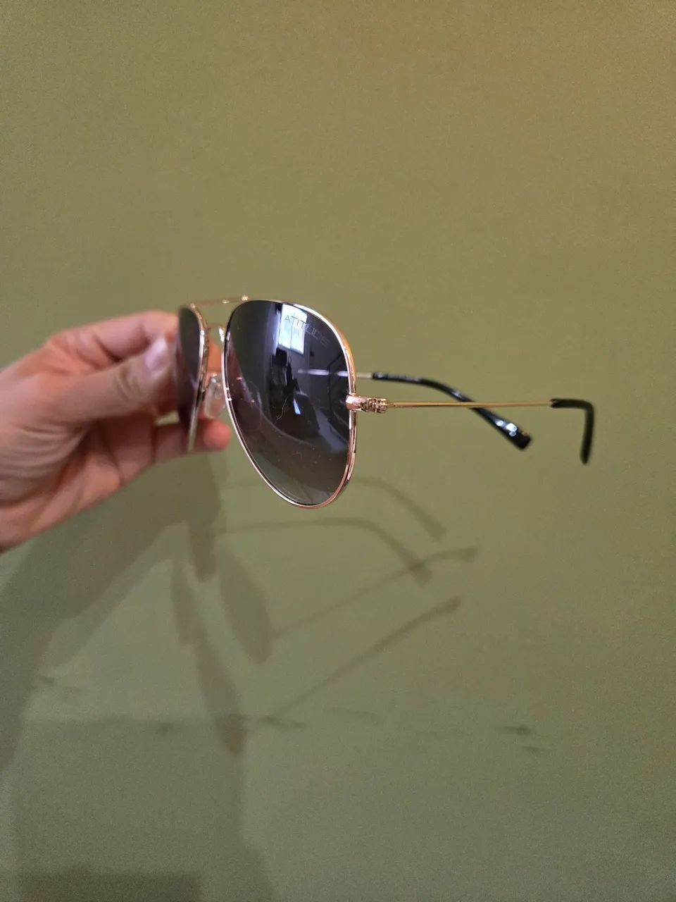 ÓCULOS DE SOL MARCA ATITUDE MODELO AVIADOR - Foto 2