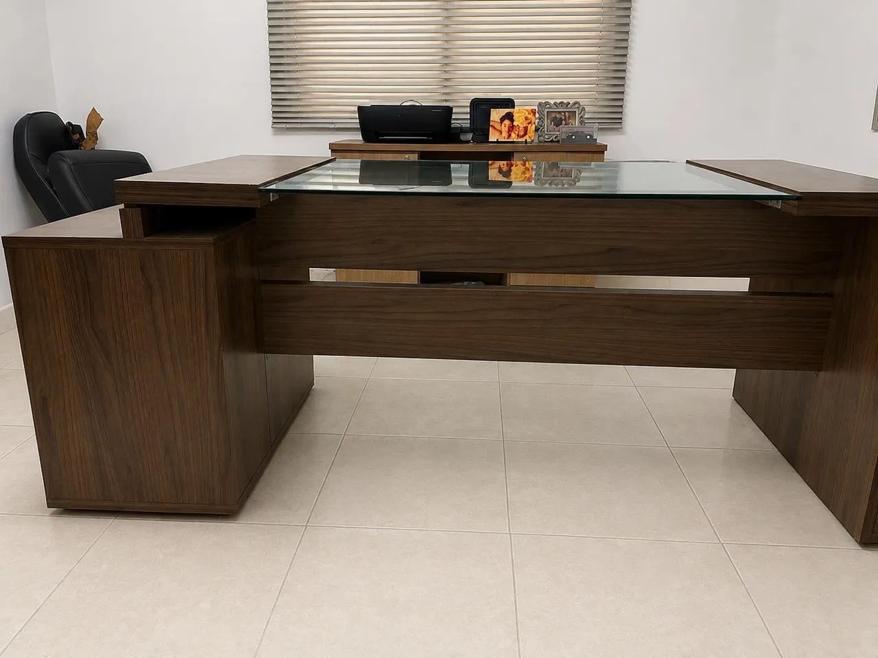 Mesa e armário de escritório  - Foto 2