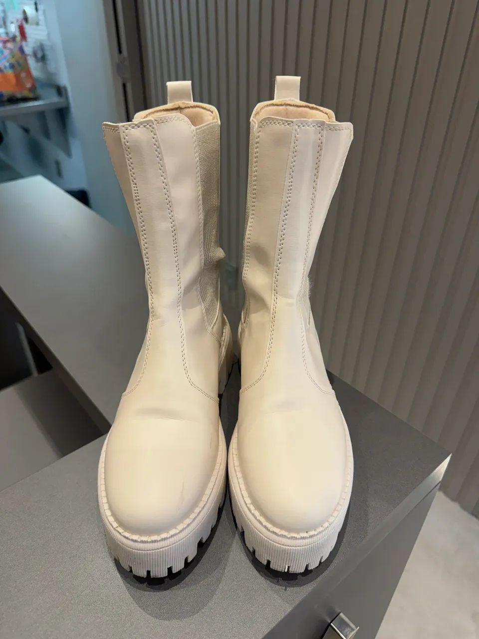 Bota / Coturno Off white - tamanho 35 - Foto 3