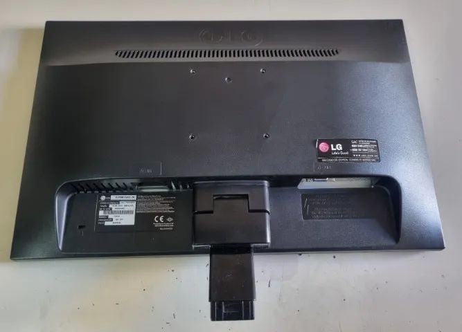 VENDO MONITOR LED LG DE 19 POLEGADAS  - Foto 3