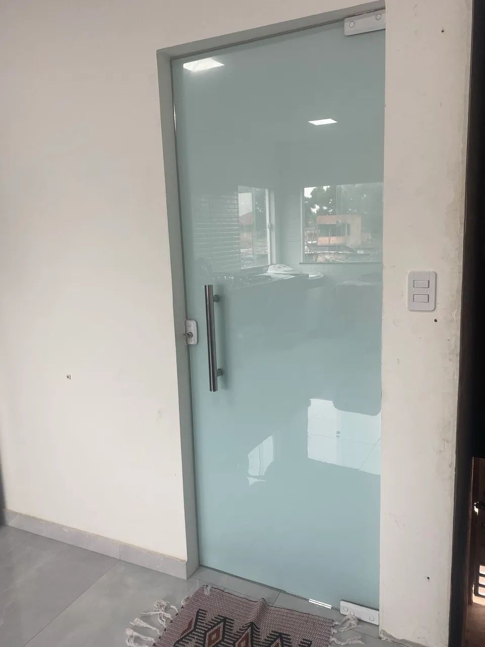 PORTA EM VIDRO TEMPERADO  - Foto 2