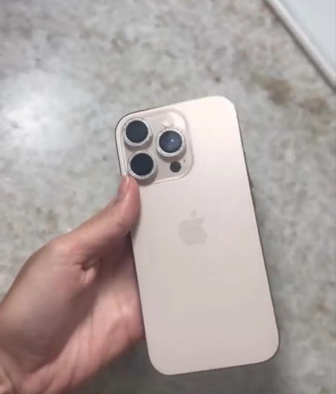 iPhone 16 PRO  - Foto 4