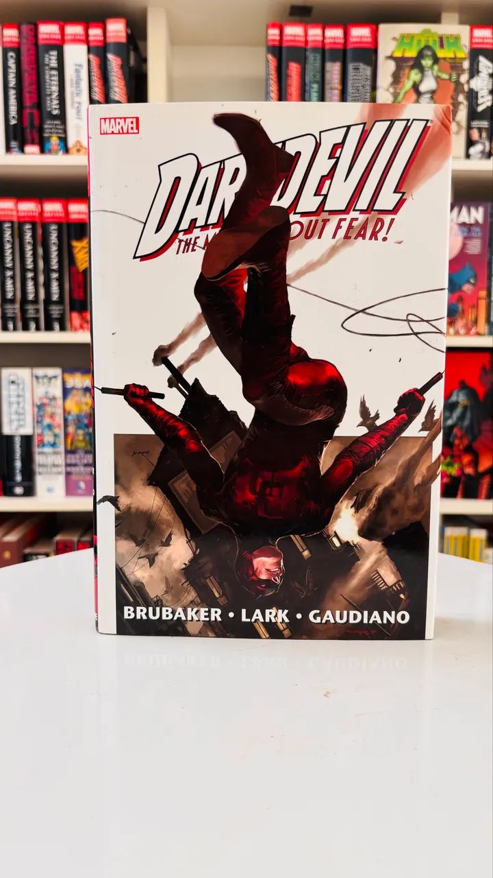 Coleção Daredevil by Ed Brubaker Omnibus.  - Foto 2