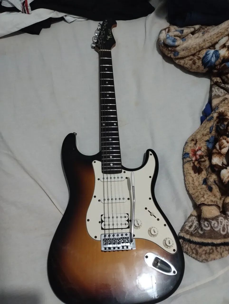 Guitarra stratocaster Eagle HSS - Foto 4