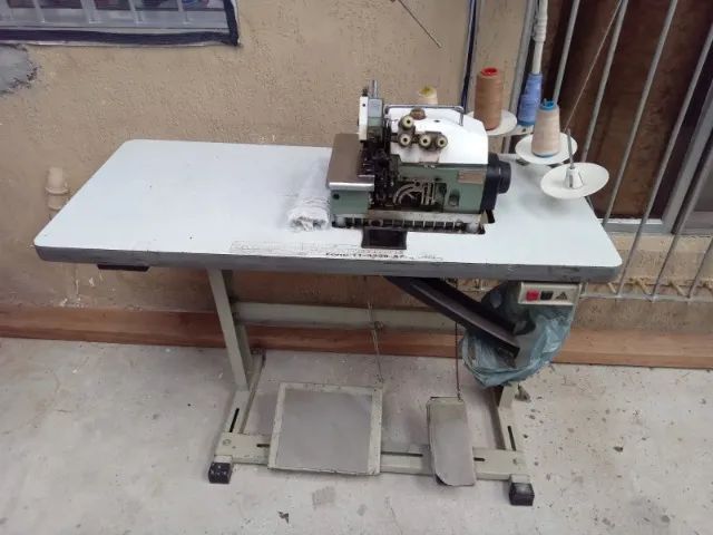 Maquina de costurar Laninax.   400,00