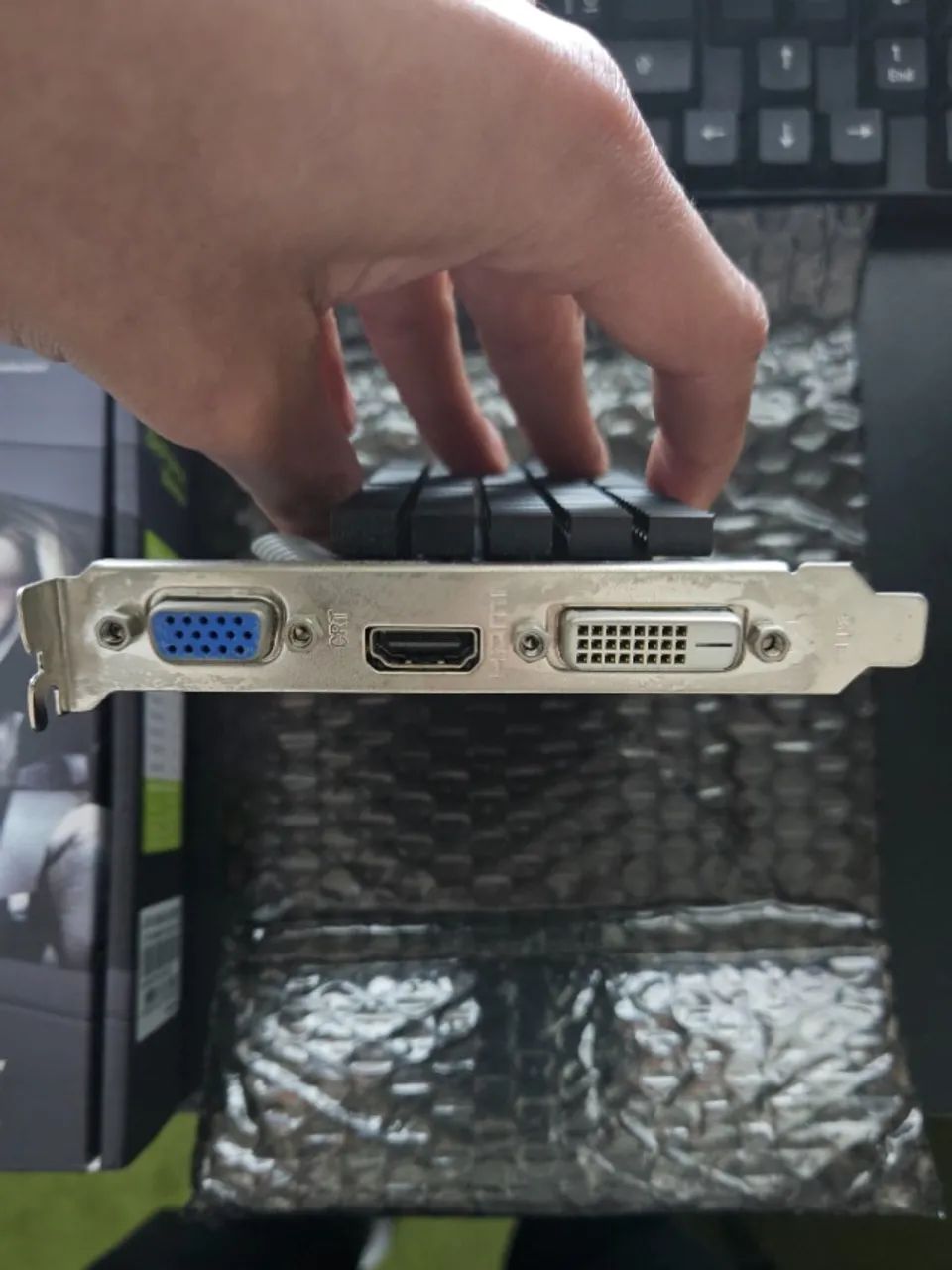 Placa de vídeo GT 710 1GB DDR3 AFOX, funcionando perfeitamente. - Foto 2