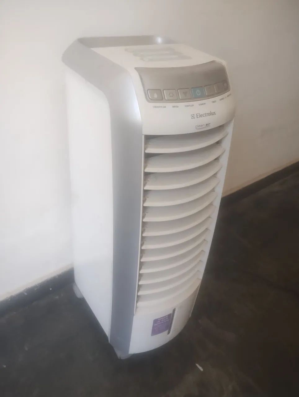 Circulador de ar Eletrolux. 
