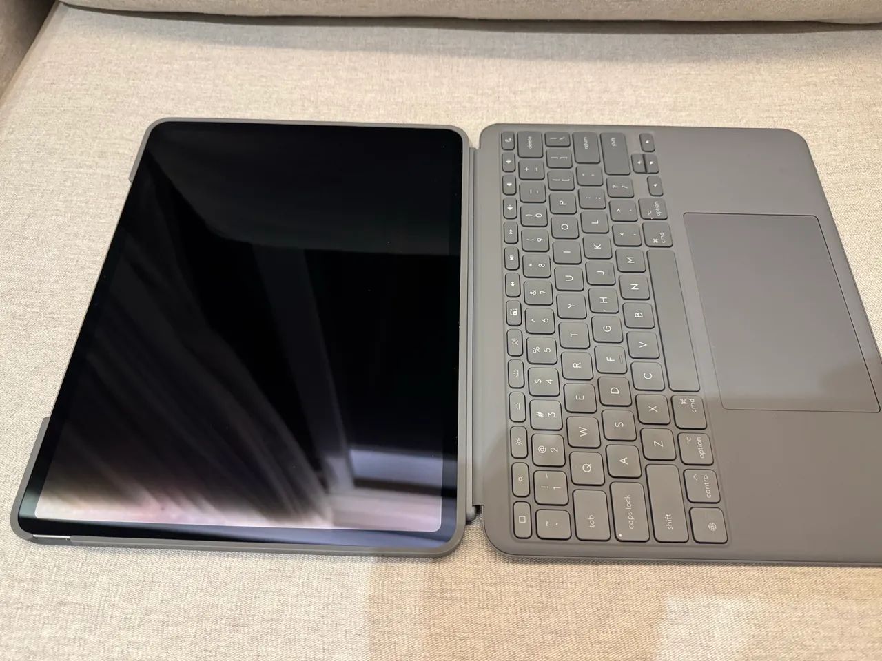 iPad Air 13 polegadas M3 512gb com teclado Logitech combo touch - Foto 5
