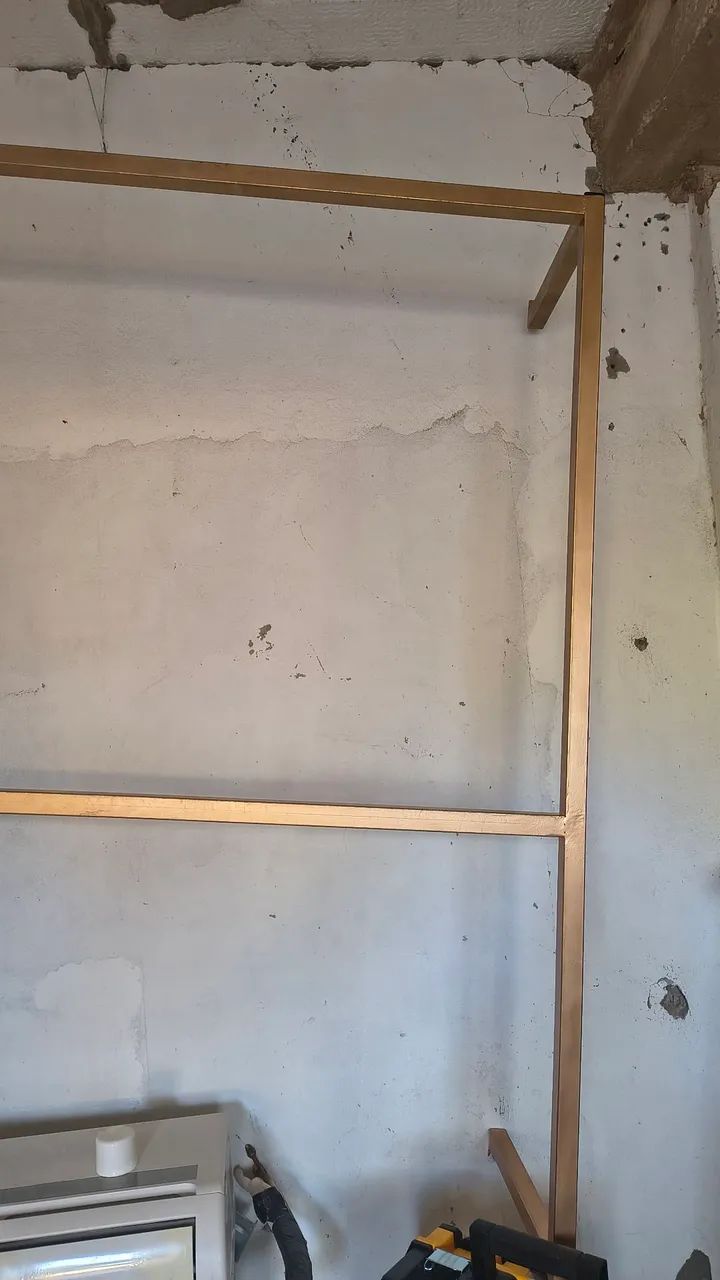 Vendo arara de parede para loja - Foto 2