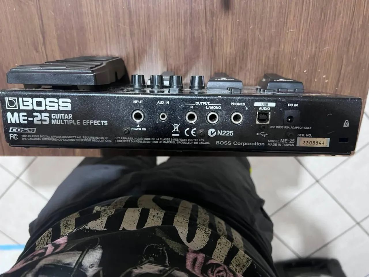 R$650 Pedaleira Boss me 25 com fonte  - Foto 3