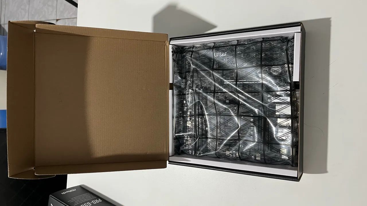 Vendo placa mãe B550M PRO-VDH WI-FI - Foto 2