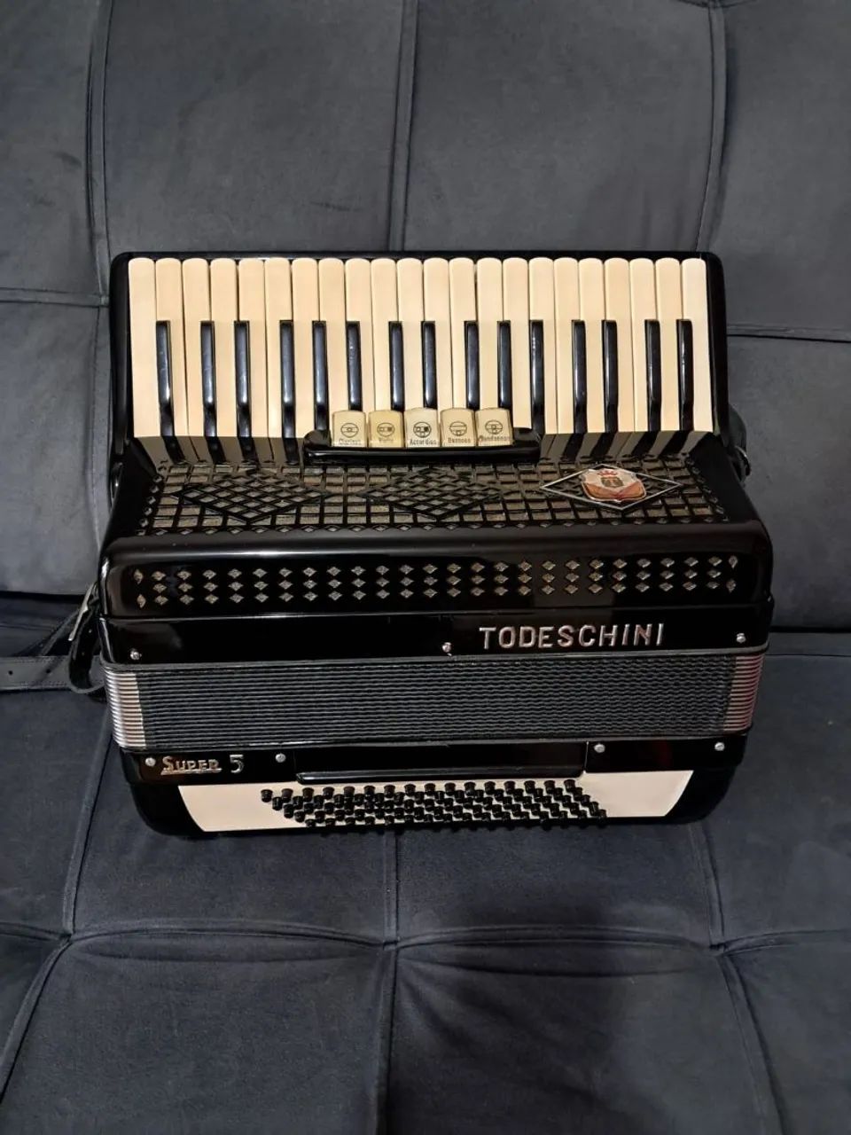 Acordeon todeschini 80 baixo super 5 - Foto 2