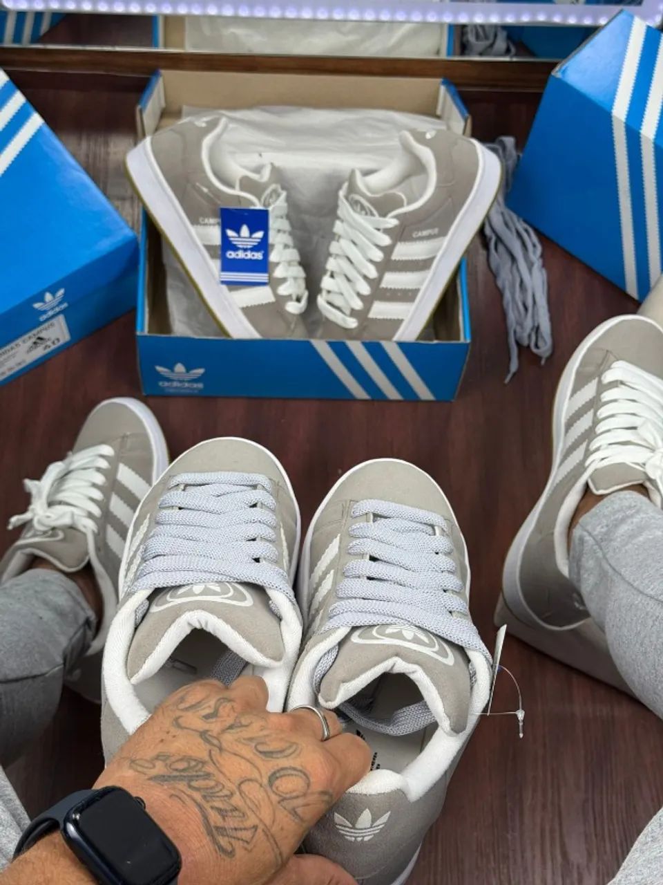 ADIDAS CAMPUS cinza  com 2 cadarços Linha Premium 