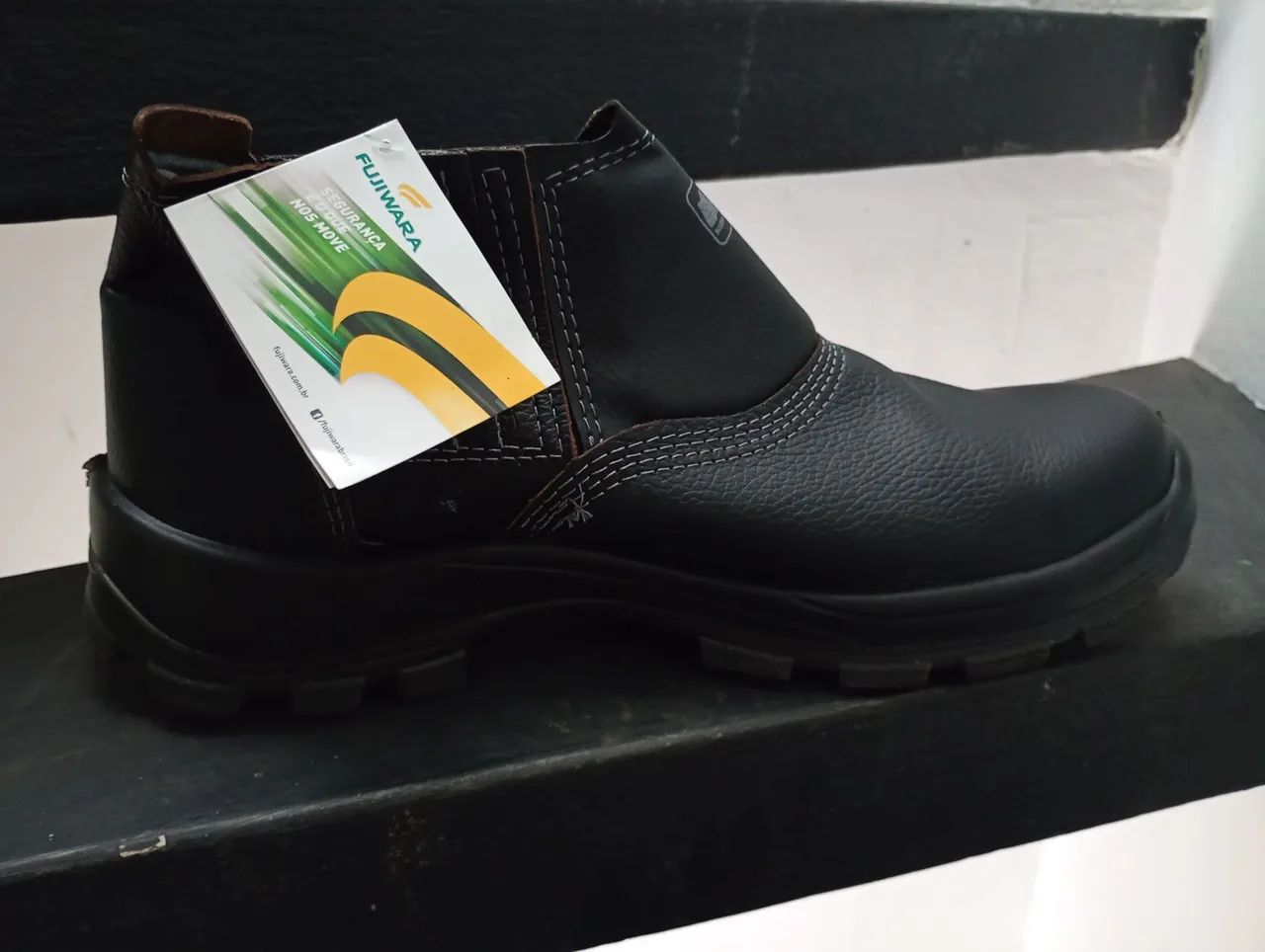 Bota Fujiwara bico de ferro 