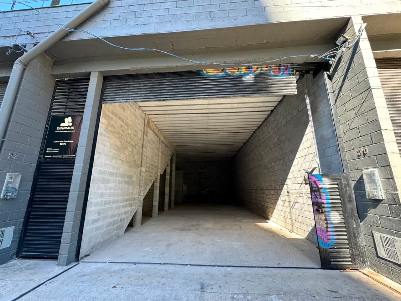 Galpão na Rua Caquemon, 34 - loja 4  270 m²