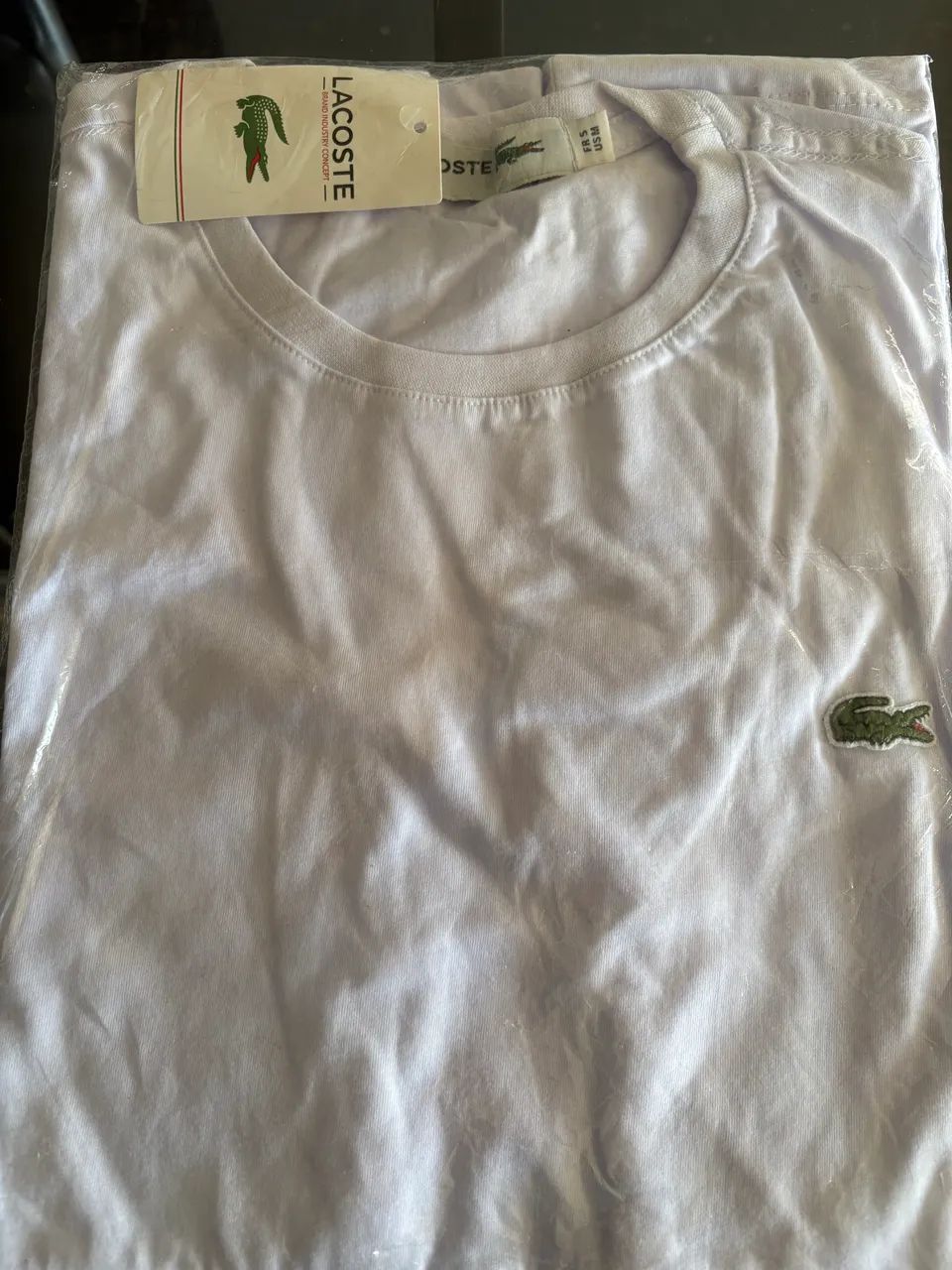 Camiseta branca Lacoste tamanho M  - Foto 2