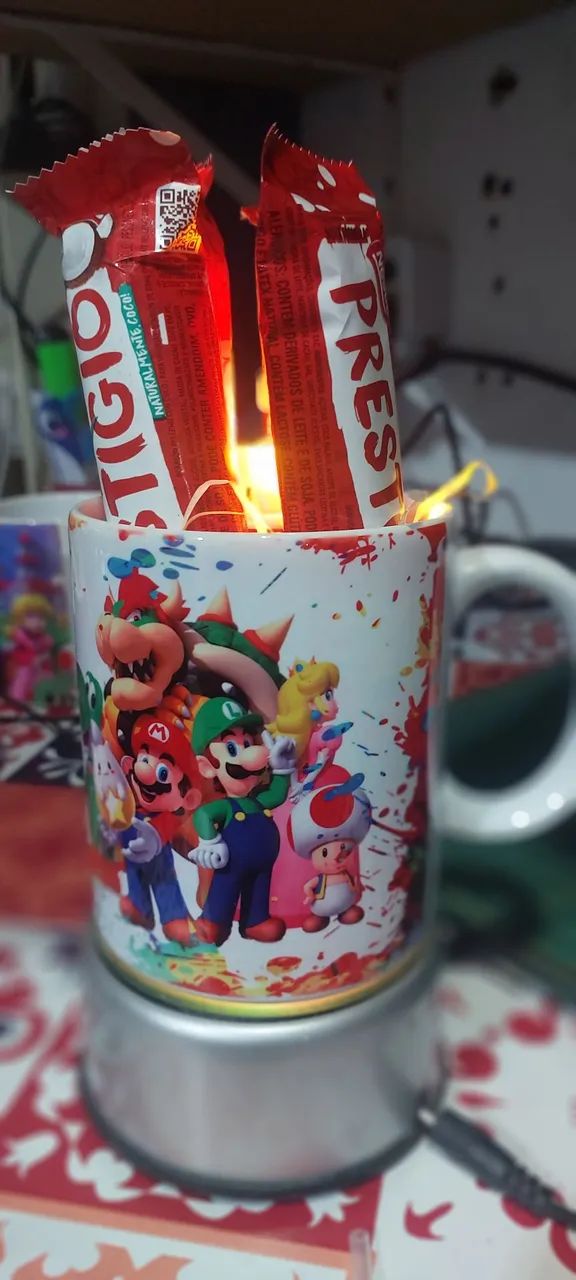 Canecas personalizados com chocolates