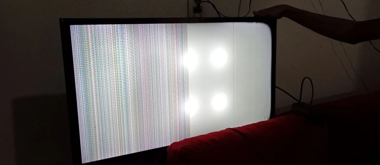 Vendo Smatr TV 32 polegadas ( concertar TELA)