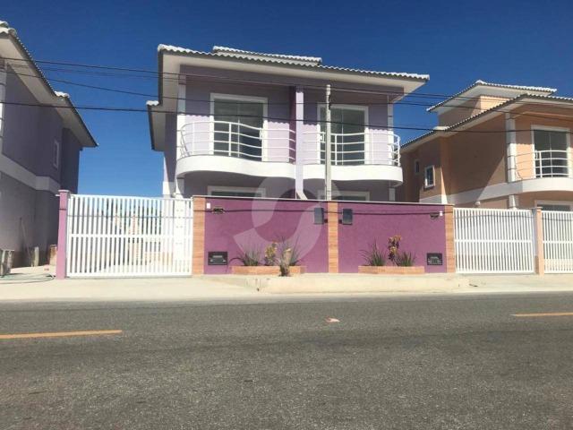 Casa duplex com 2 suítes a 2 quadras da Praia de Itaipuaçu