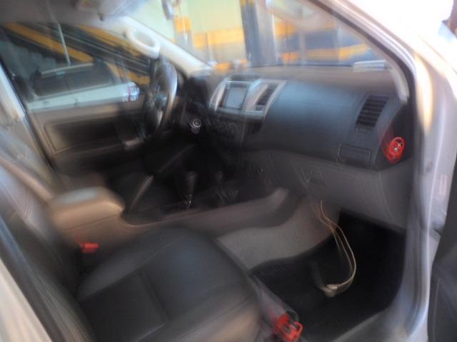 Hilux 3.0 Diesel 4x4 Automática - Foto 12