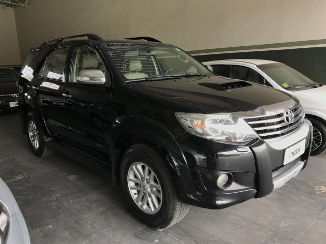 HILUX SW4 2012/2013 3.0 SRV 4X4 7 LUGARES 16V TURBO INTERCOOLER DIESEL 4P AUTOMÁTICO - Foto 2