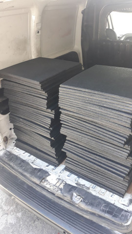 Piso borracha crosfit/Playground 50x50cm 11mm - $15,95 - Foto 3