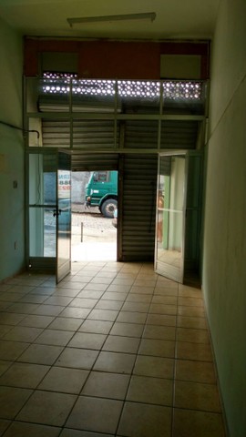 Excelente loja comercial no Amorim, prox. a Fio Cruz - Foto 3
