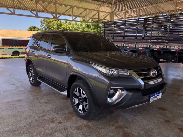 TOYOTA HILUX SW4 DIAMOND 4X4 DIESEL 2020