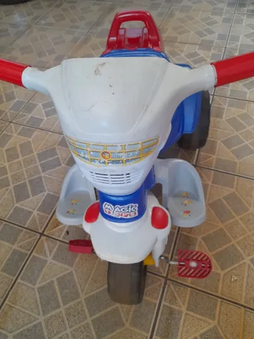 Triciclo Motoca Infantil Tico Tico Festa Azul Com Aro Protetor Magic Toys