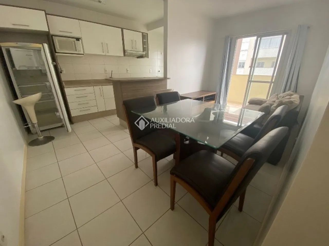 Apartamento 2 dormitórios 60m2 privativos 1 vaga de garagem no bairro Barreiros - Foto 4