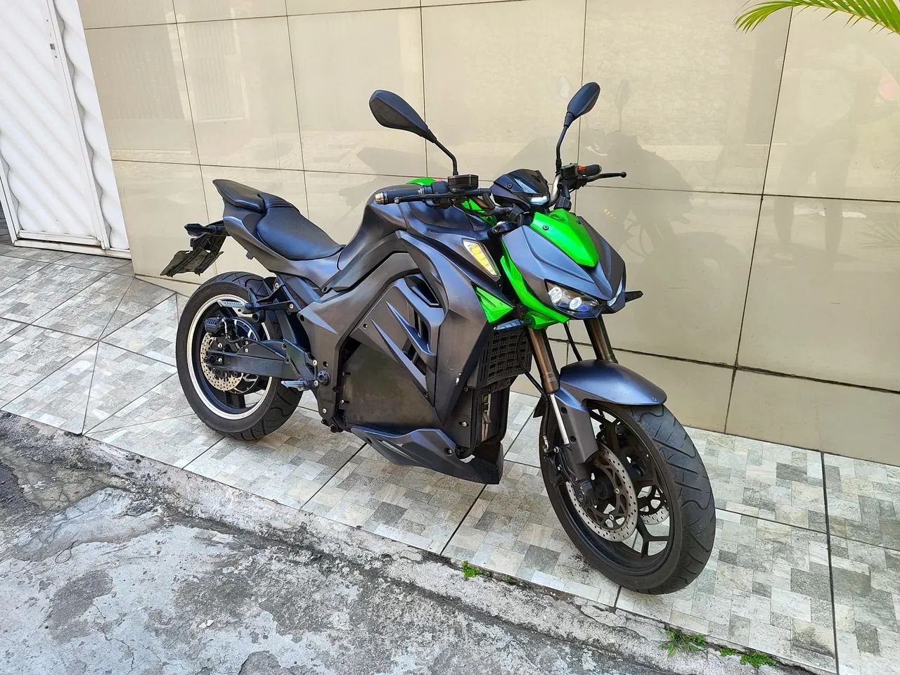 Moto Z 1000 elétrica, Blackhawk Bashi 5000w - Foto 2