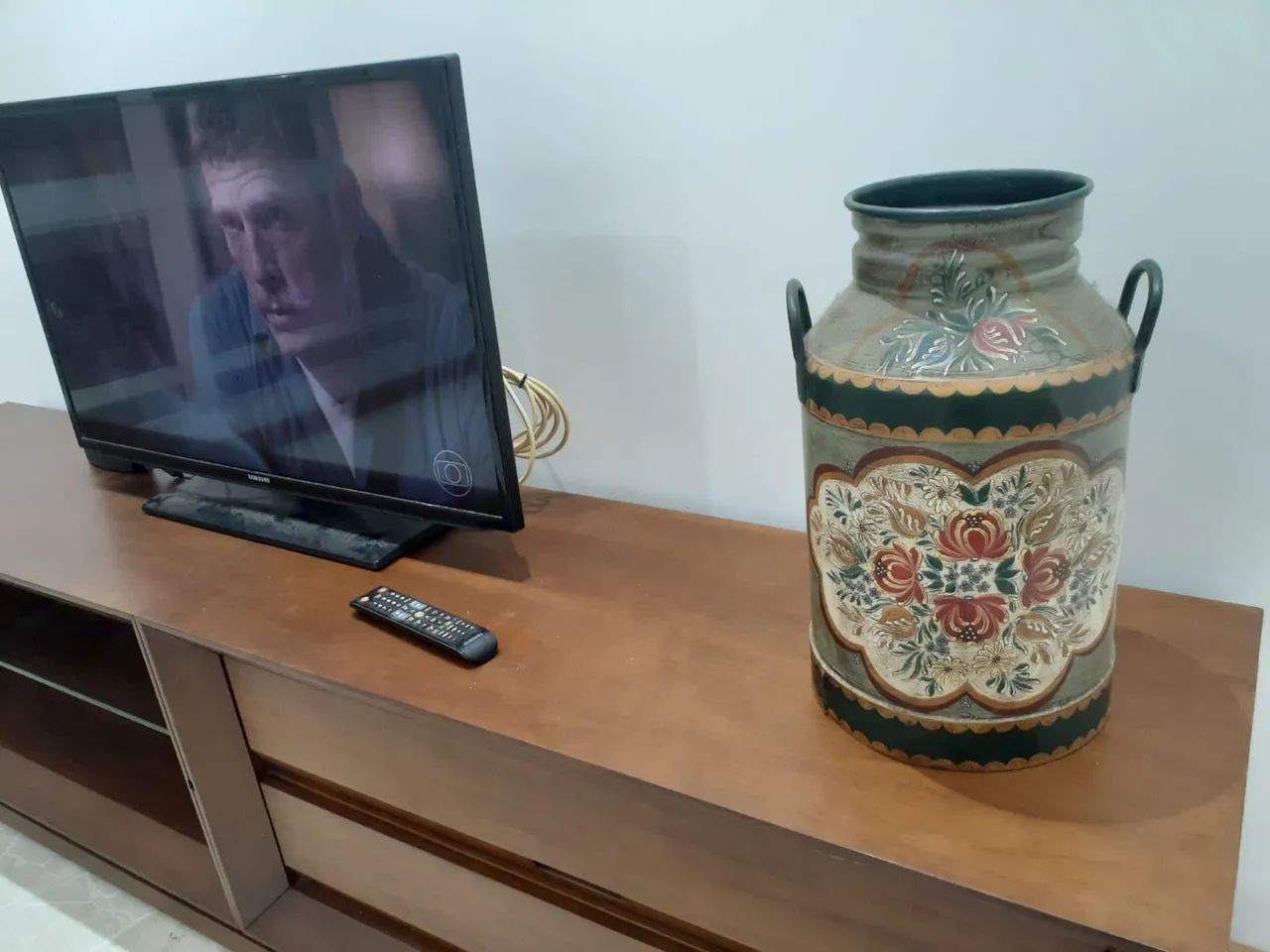 Rack para TV em madeira - Foto 3