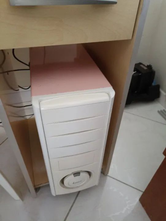 Gabinete CPU Branco/rosa - Aracaju