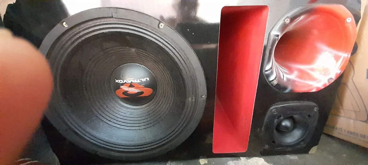 Caixa de Som Ultravox 12 Polegadas com modulo