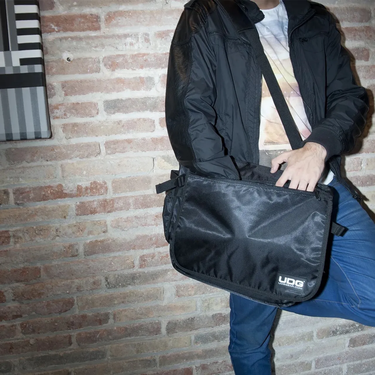 UDG Ultimate DIGI Wallet Large Black/Orange Inside