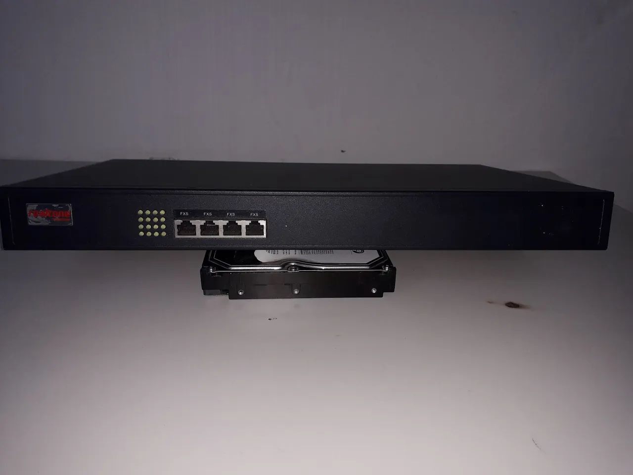 Gateway 16 portas fxs Realtone - Foto 2