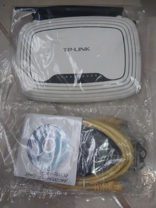 Roteador Wireless TP-Link N 300Mbps Modelo TL-WR841N - 2 antenas com CD-Driver, fonte e...