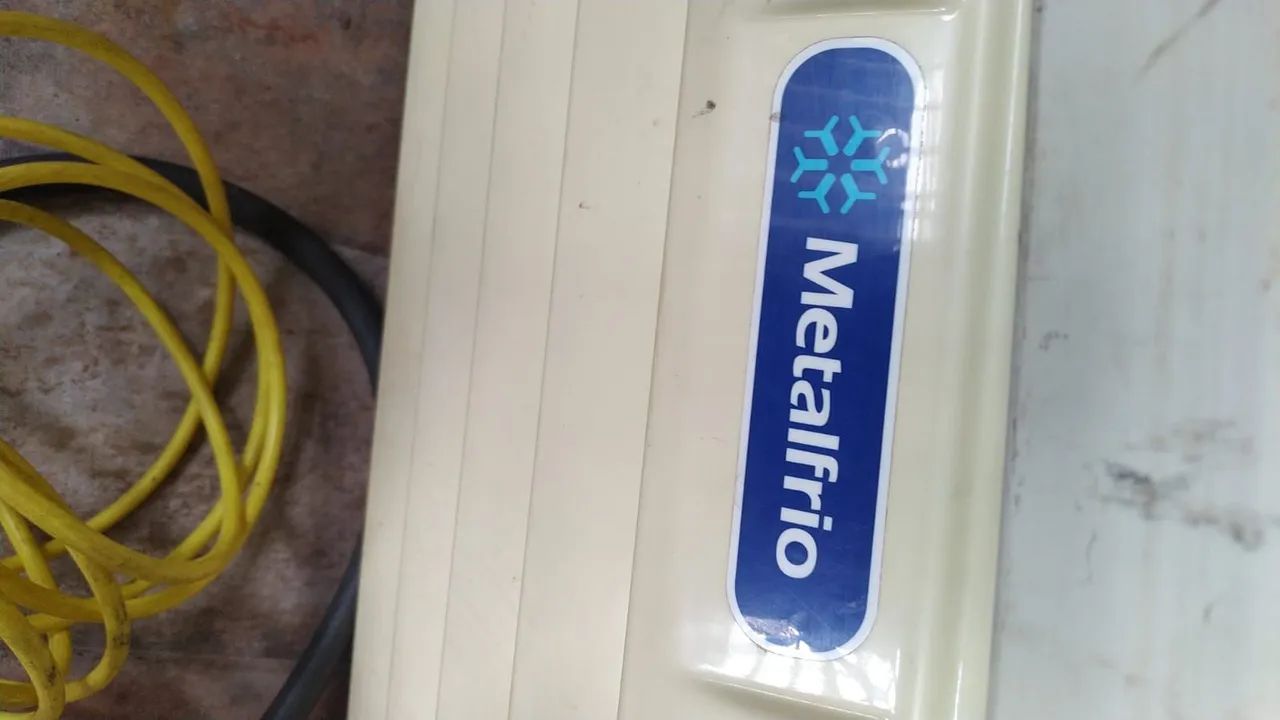 Freezer Metal frio e GeloPar - ótimo estado - Foto 6