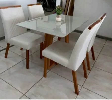 mesa de jantar Com 4 cadeiras emily 
