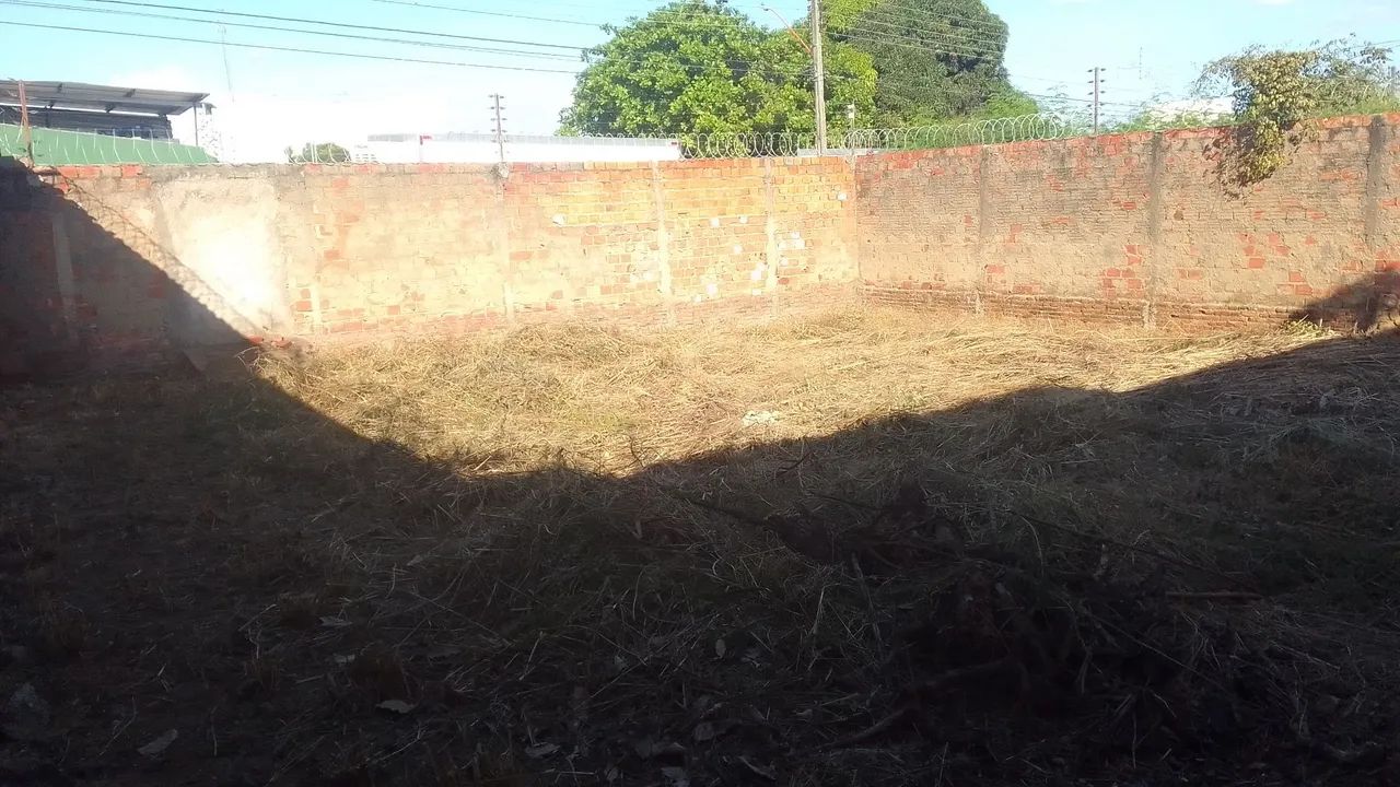 Aluga-se terreno 240 m2 bairro Morada do Sol para garagem de veiculos - Foto 4