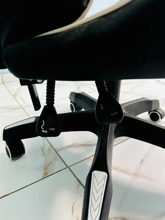 Cadeira Gamer PCTOP - Preto e Branco - Foto 2