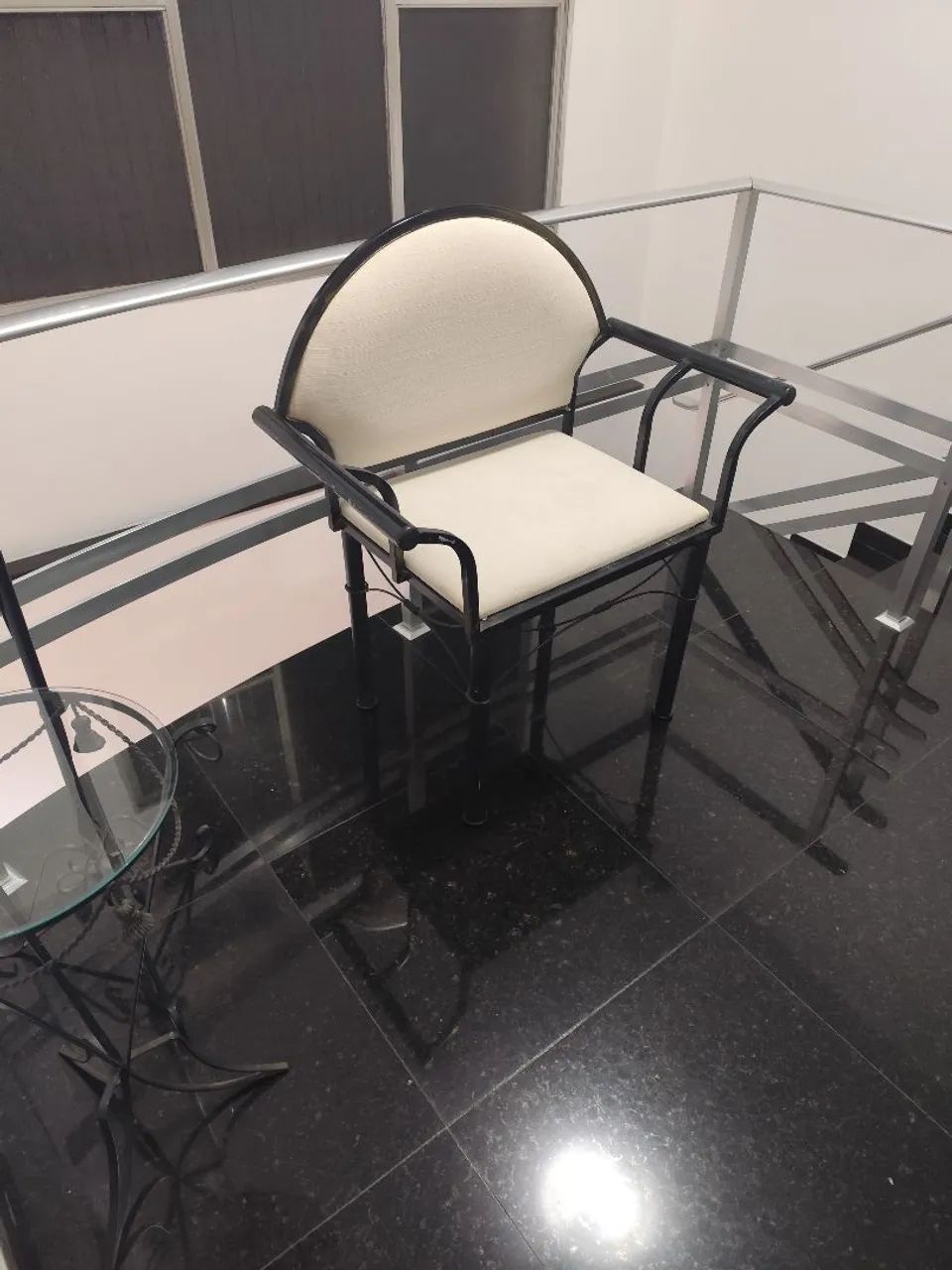 Poltrona Elegante para Sala ou Varanda - Foto 2