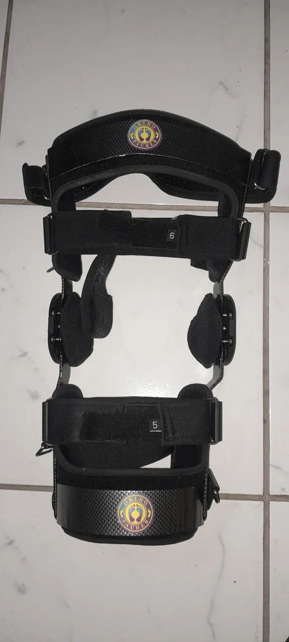Joelheira dois velcros brace pauher - Foto 2
