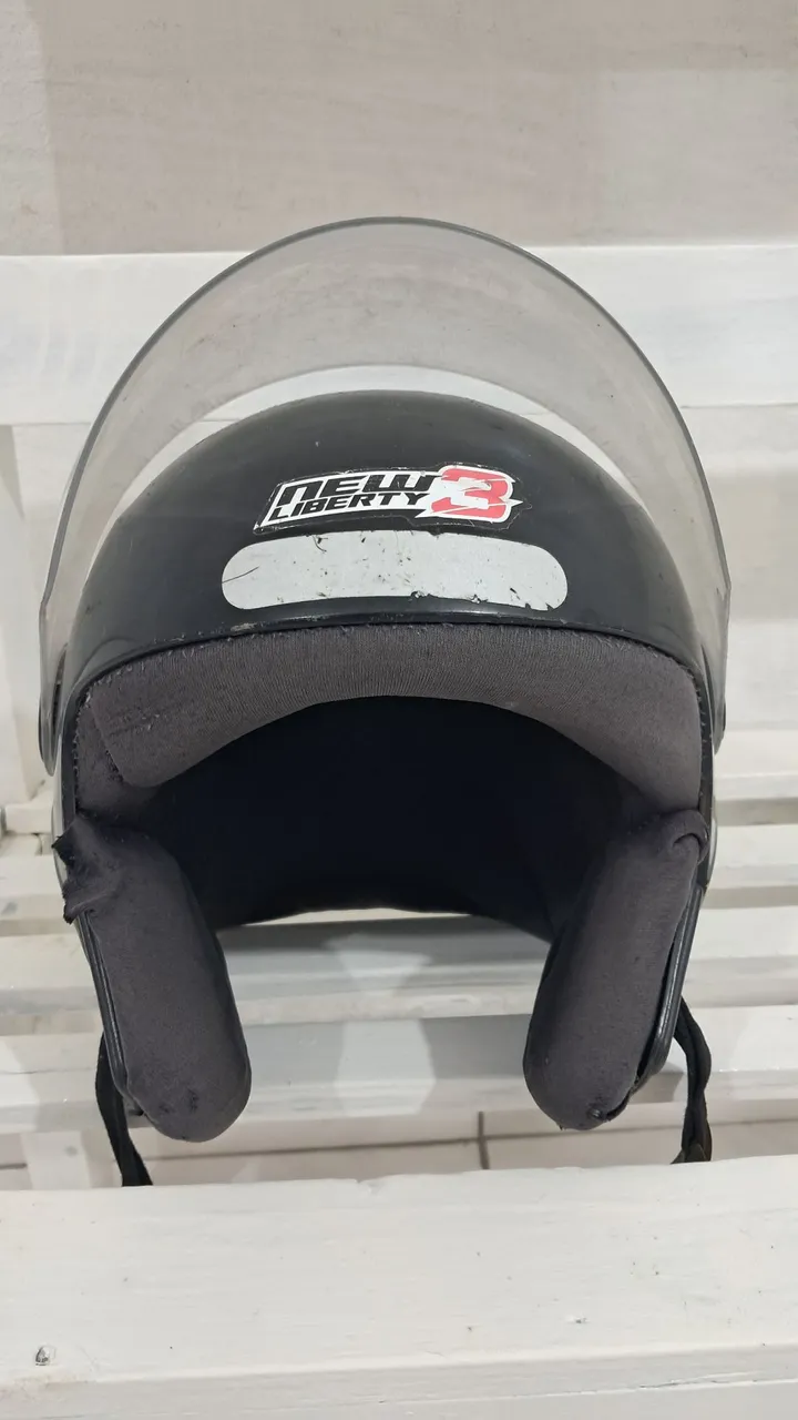 Capacete Preto com viseira
