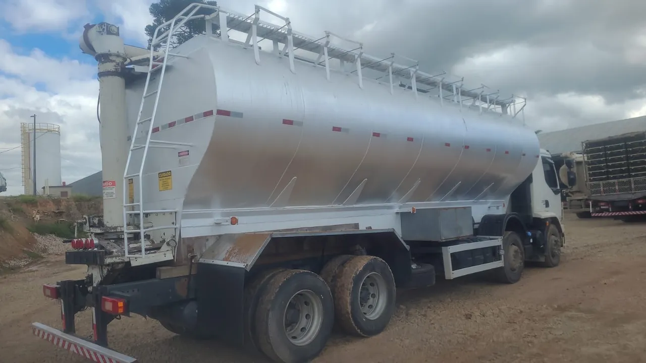 Silo Graneleiro Krall Alumínio 18 t 2015