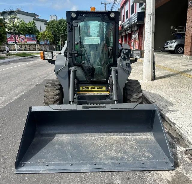 Mini Carregadeira New Holland L320 (Bob cat) 2020 - Foto 2