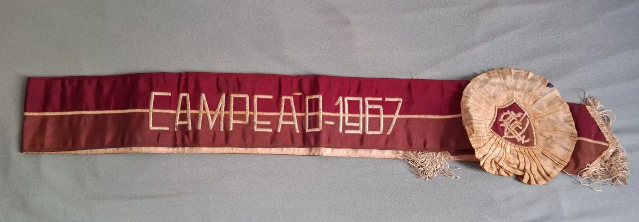 Faixa do Fluminense campeão 1967 na base - autografada