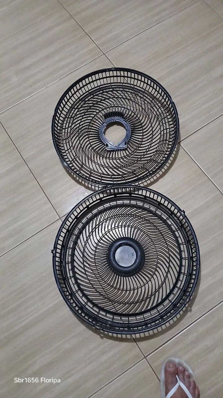 Grade de Ventilador britania mega turbo 40.