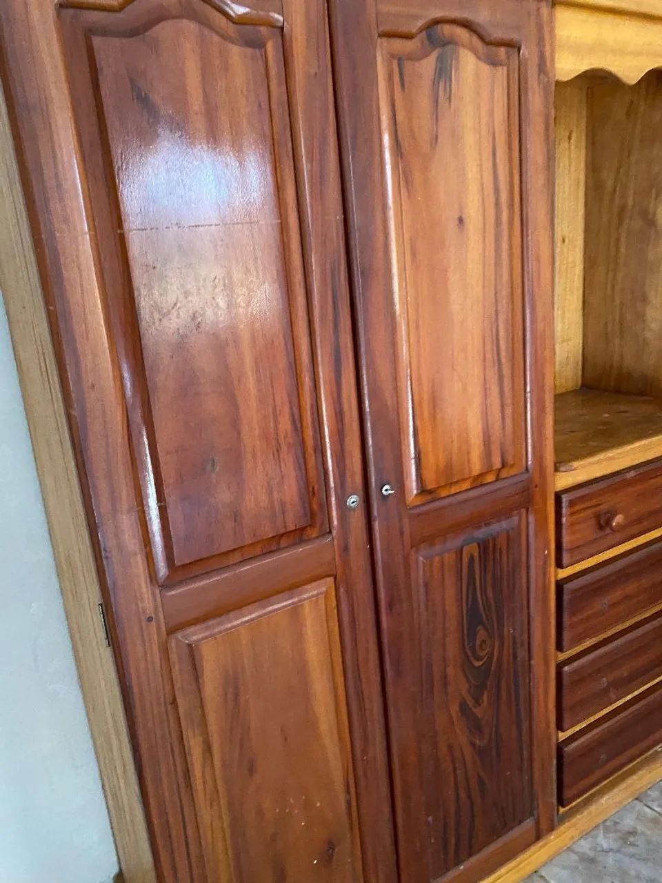 Guarda-roupa de madeira maciça - Foto 2