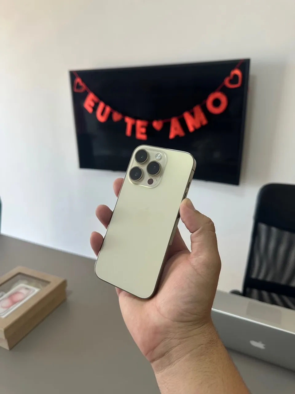 iPhone 14 pro 128 gigas gold 